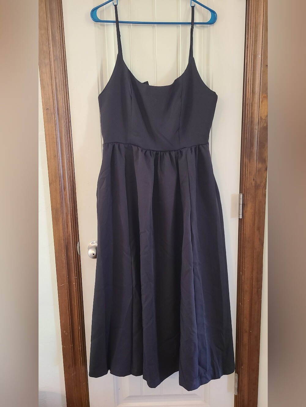 Classic Black Spaghetti‑Strap Lomg Midi Dress Size L